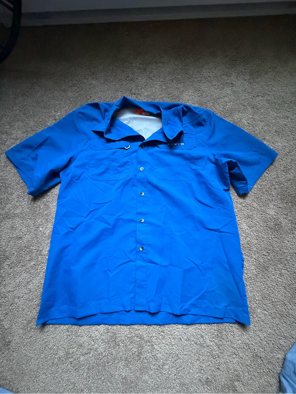 Short-Sleeve Casual Button-Down Shirt in Royal Blue